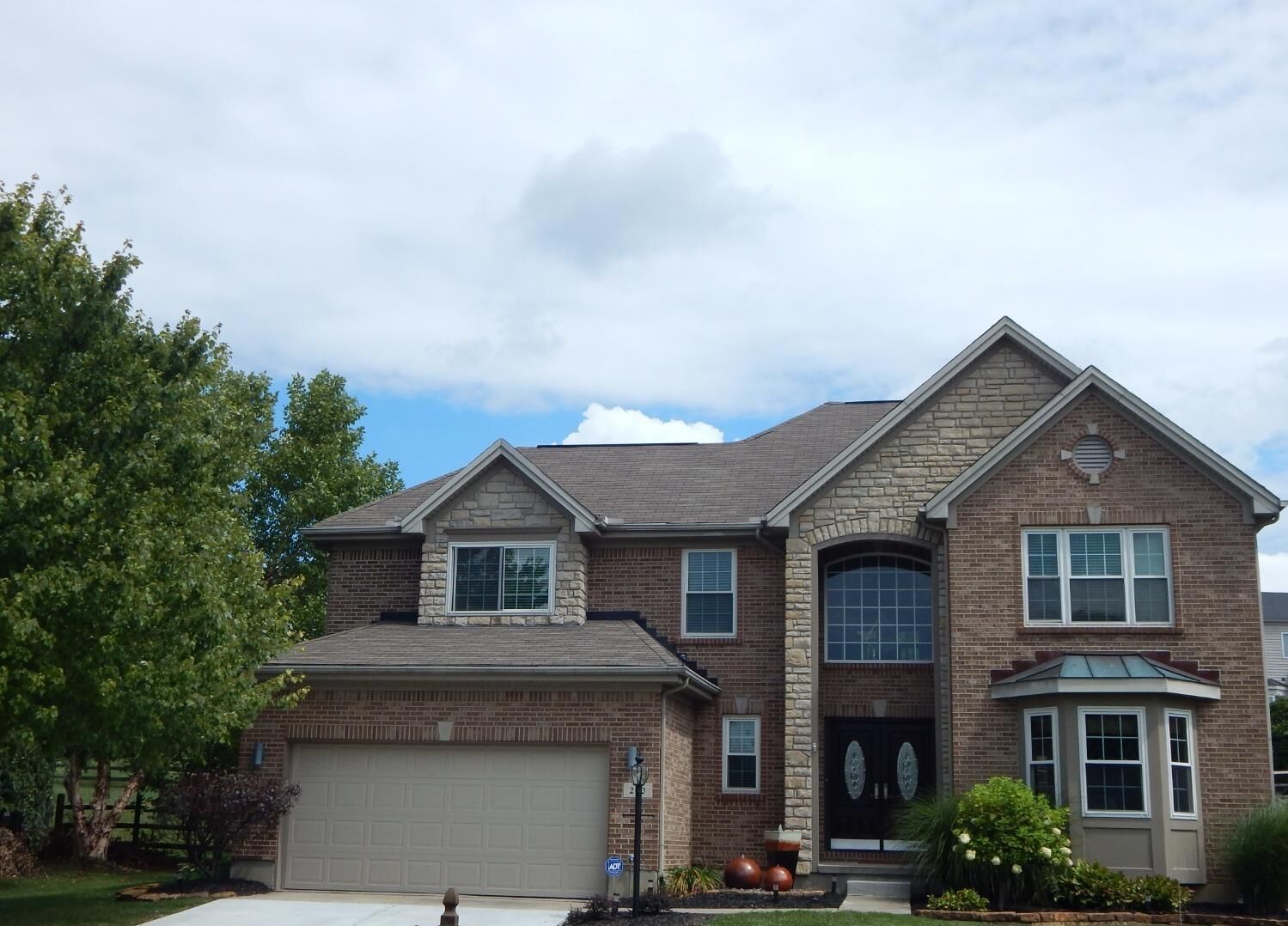 Property Photo: 220 Bridle Pass Way OH 45050