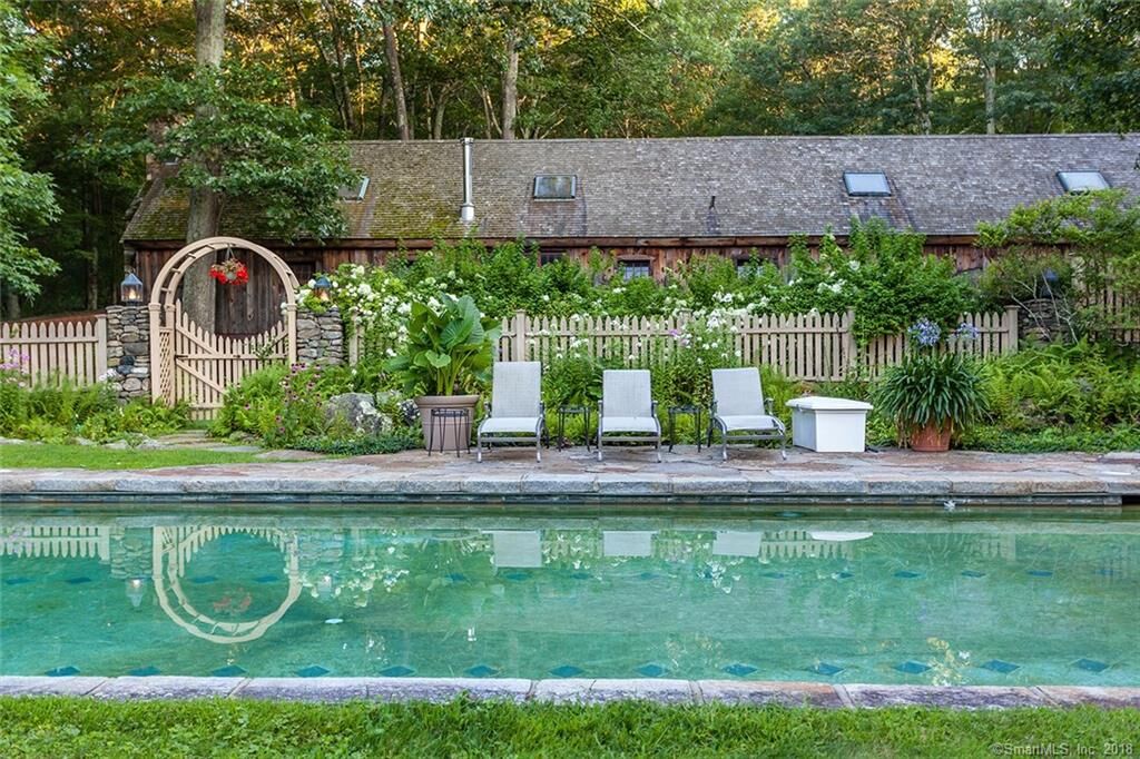 Property Photo:  27 Apple Lane  CT 06783 