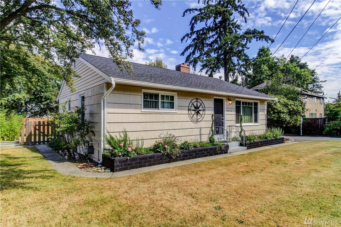 Property Photo:  4715 212th St SW  WA 98036 