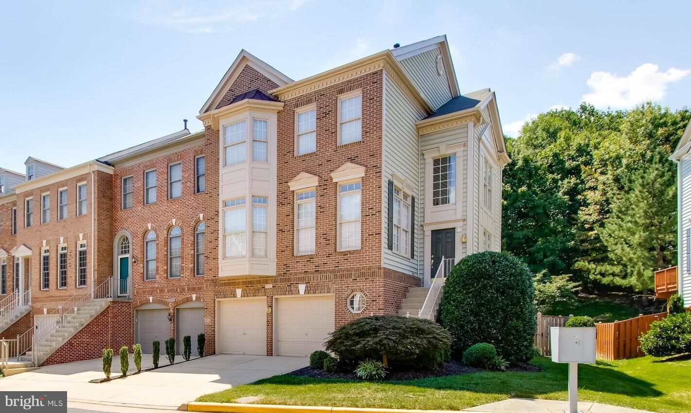 Property Photo: 9557 Lagersfield Circle VA 22181