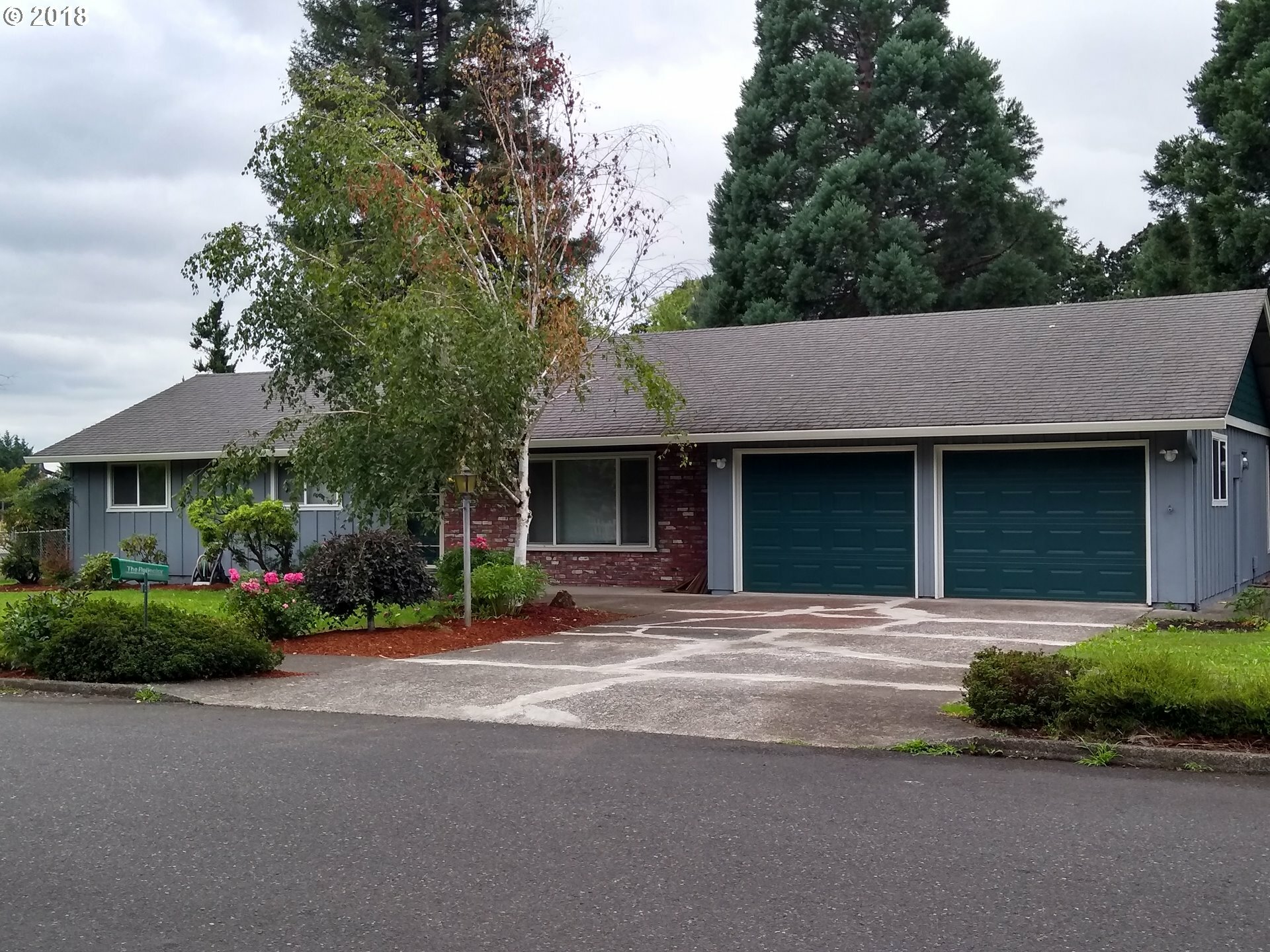 Property Photo:  308 SW 3rd Ave  WA 98604 