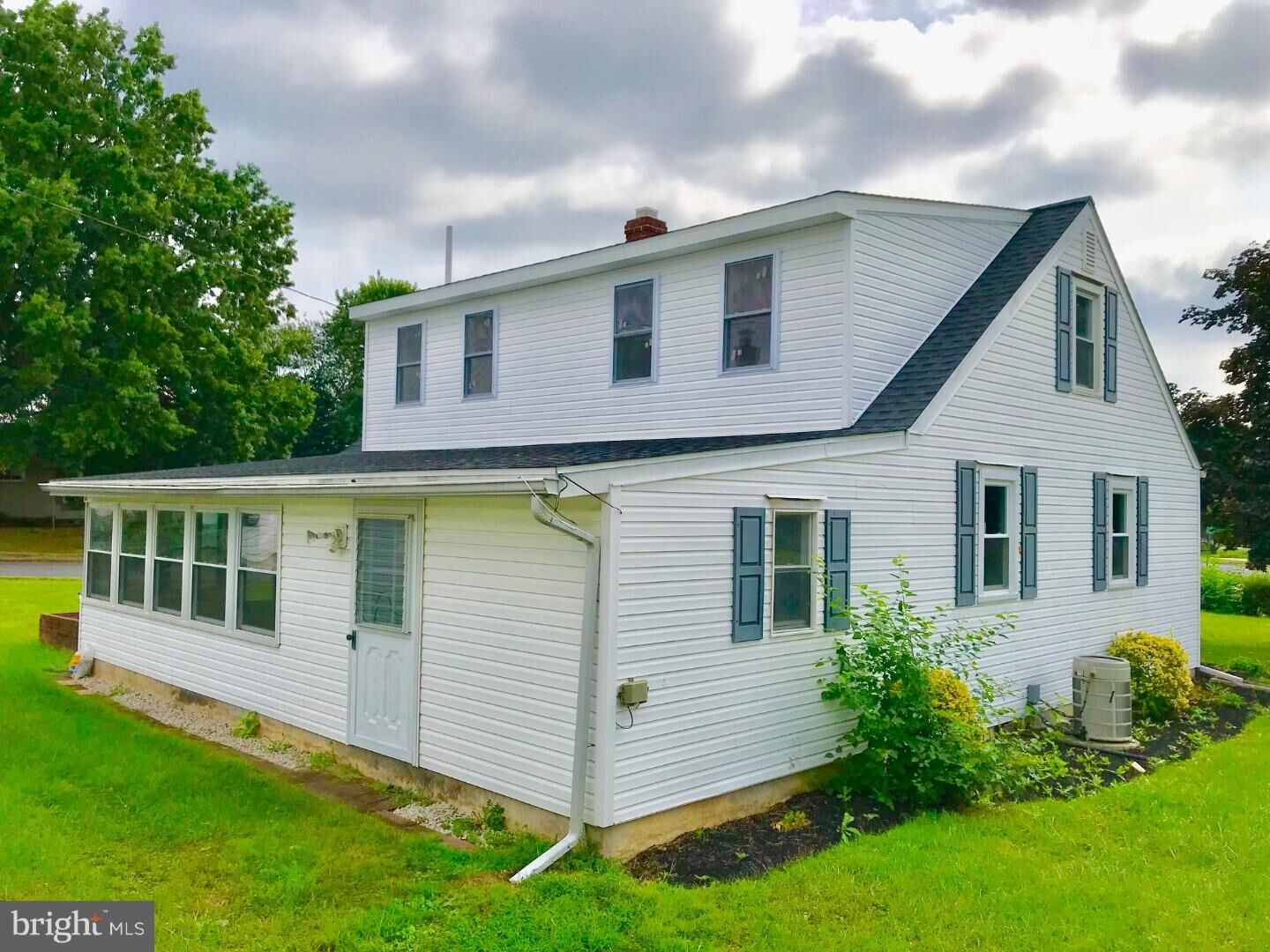 Property Photo: 3400 Commerce Avenue PA 19015