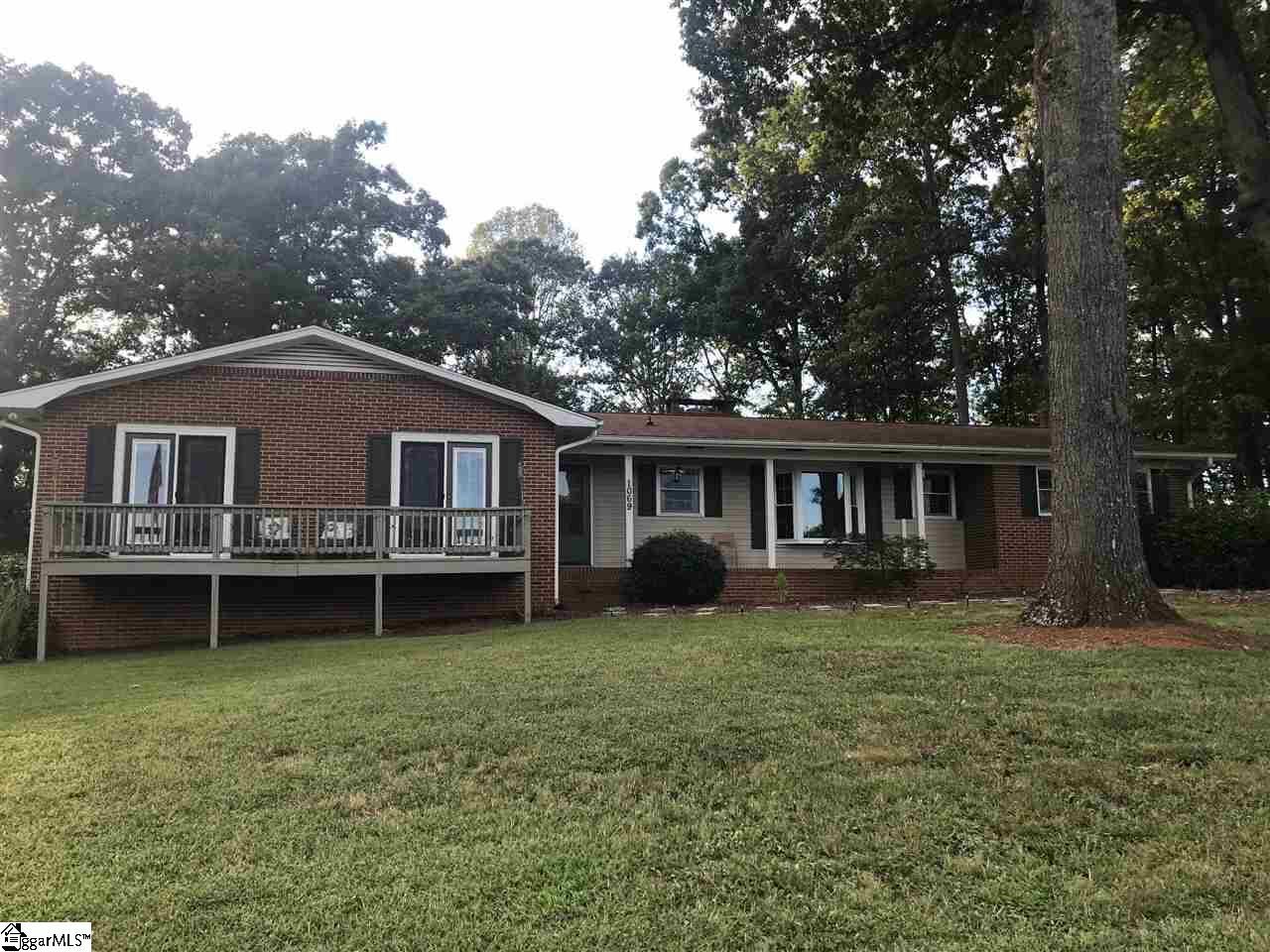 Property Photo: 1069 Country Club Road SC 29671