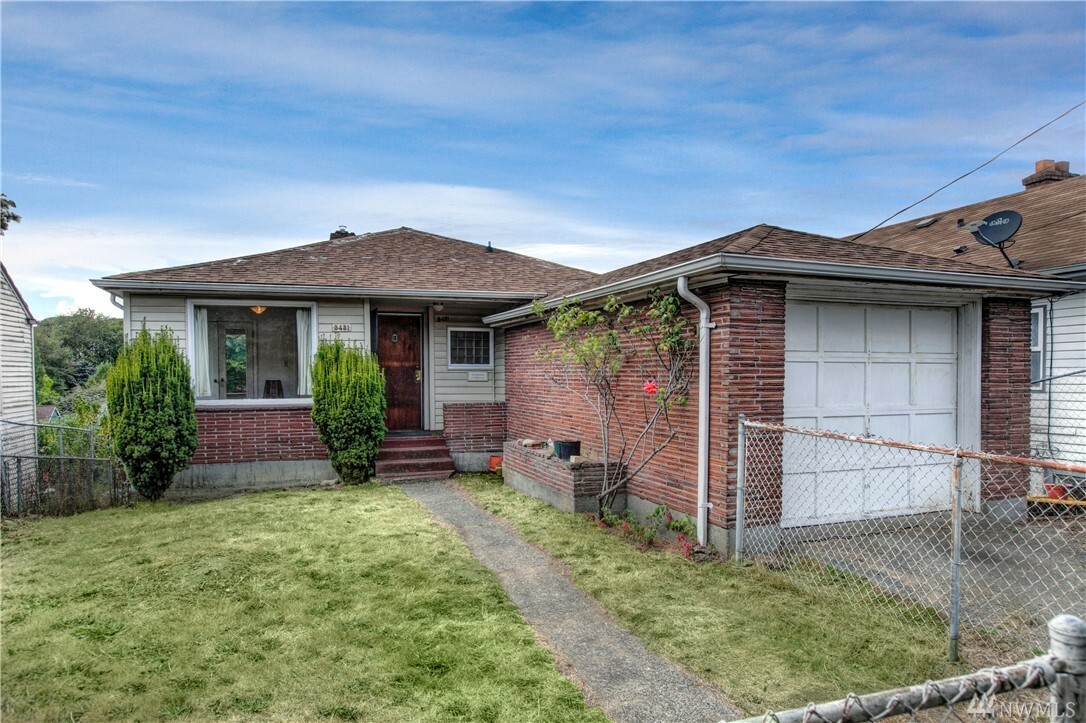 Property Photo: 3431 16th Ave S WA 98144