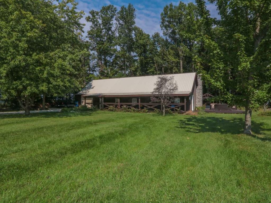 Property Photo:  2508 W Tanglewood Road  IN 47042 