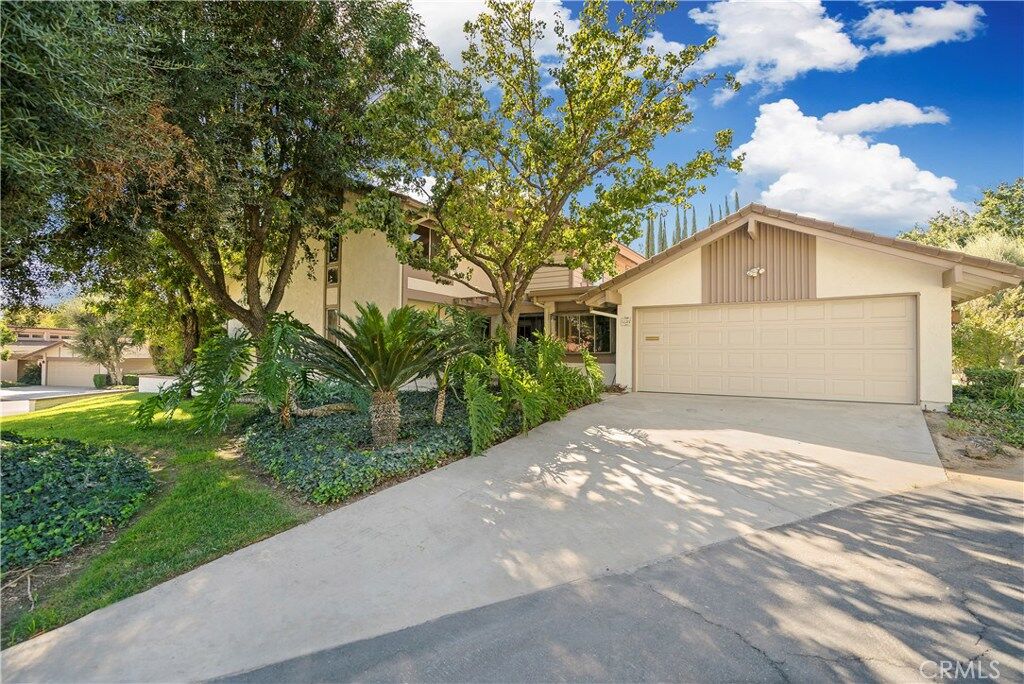 Property Photo:  5535 Via Dos Cerros  CA 92507 