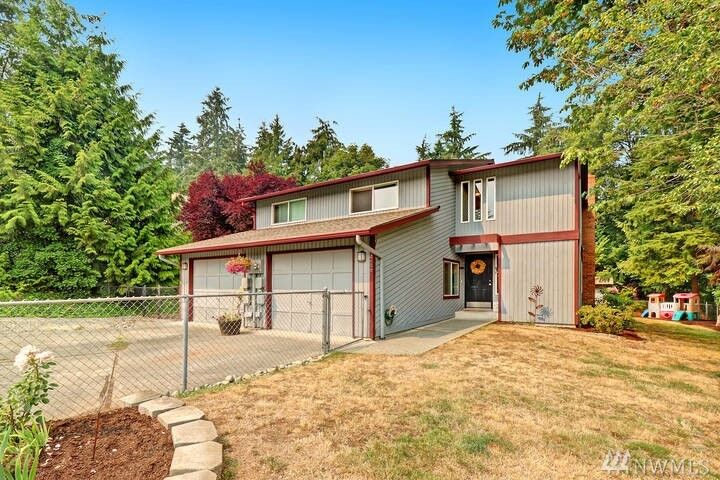 Property Photo:  4127 108th St SE B  WA 98208 