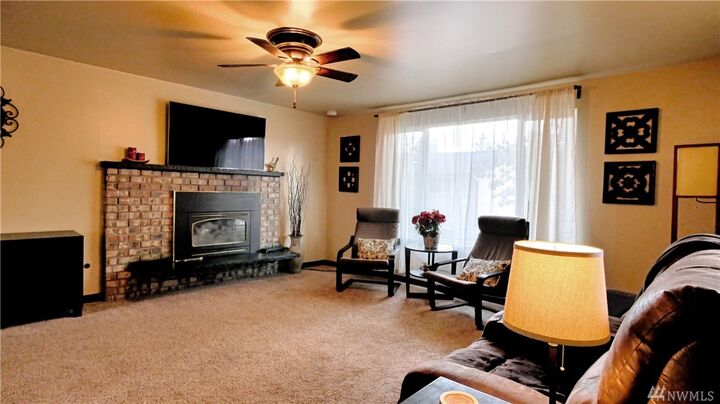 Property Photo:  16120 14th Ave E  WA 98445 