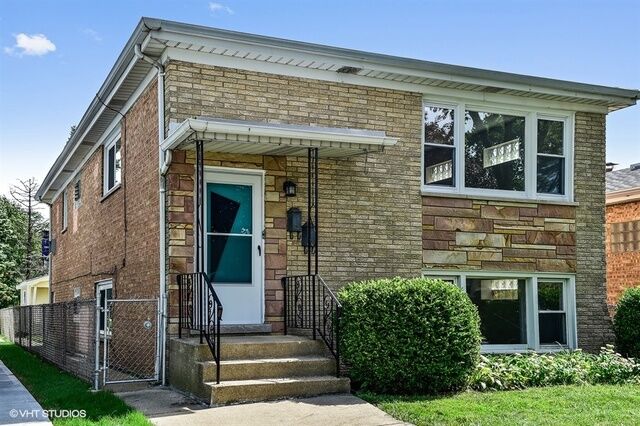 Property Photo: 3737 East Avenue IL 60402