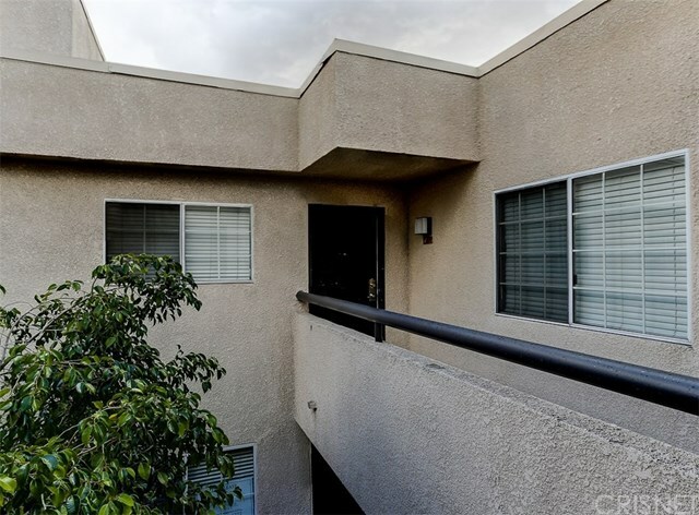 Property Photo:  5530 Owensmouth Avenue 323  CA 91367 