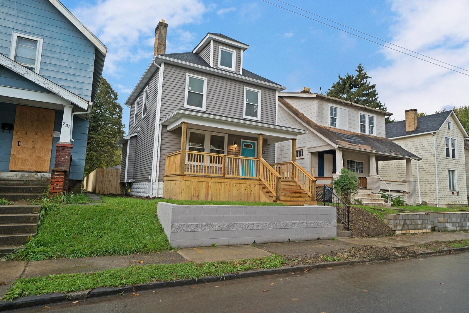 Property Photo:  727 Siebert Street  OH 43206 