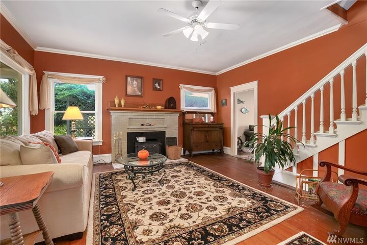 Property Photo: 1512 45th Avenue SW WA 98116