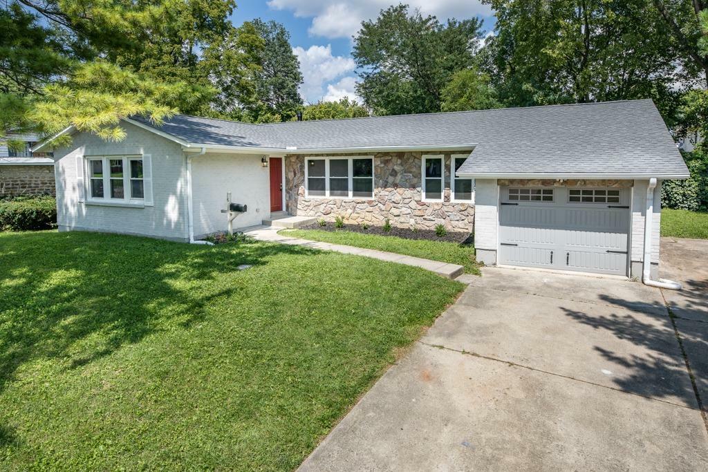 Property Photo: 6 Annadale Lane OH 45246