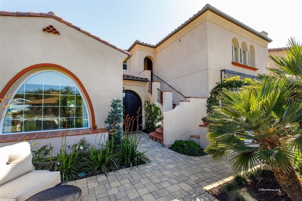 Property Photo: 1681 Buena Vista Way CA 92008