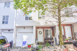 Property Photo:  416 Ilyssa Way  NY 10312 