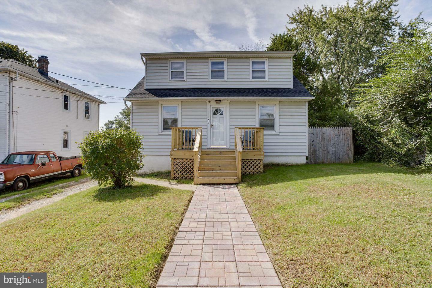 Property Photo:  1702 Hall Avenue  MD 21227 