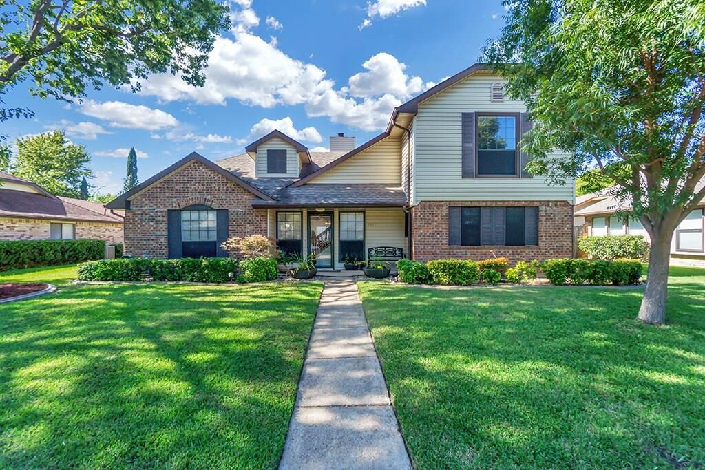 Property Photo:  5917 Ozark Trail Lane  TX 75043 