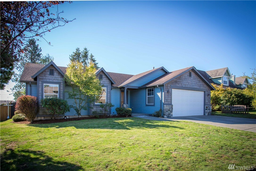 Property Photo:  2223 Gardiner Dr  WA 98248 