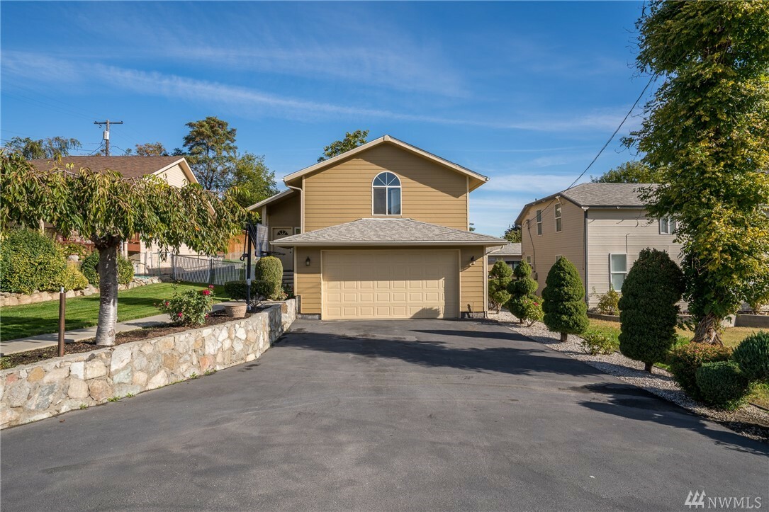 Property Photo: 260 Chestnut St WA 98817