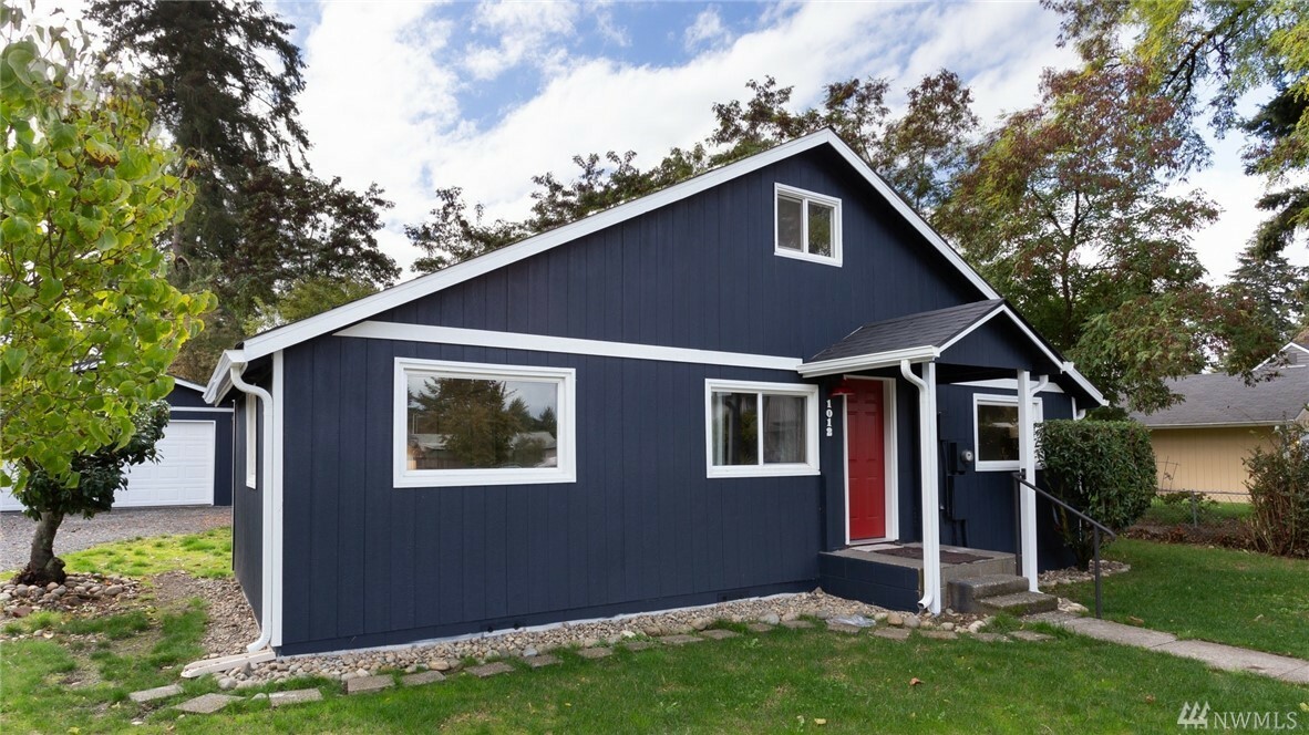 Property Photo: 1012 113th St S WA 98444