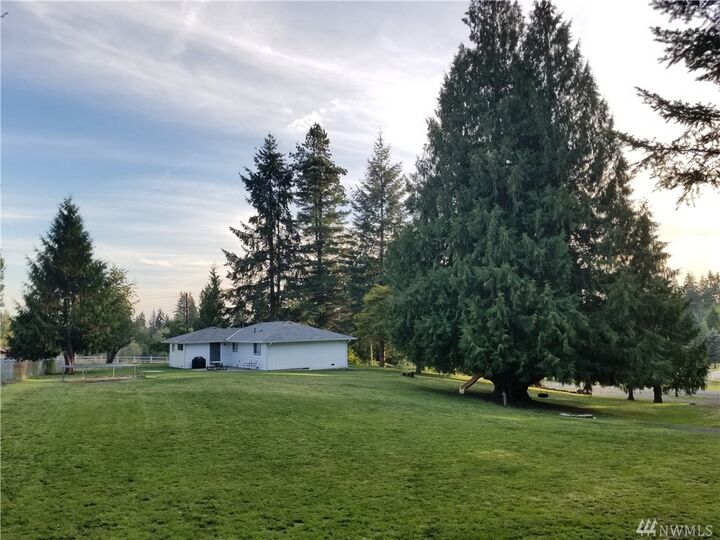 Property Photo: 17911 Butler Rd WA 98290