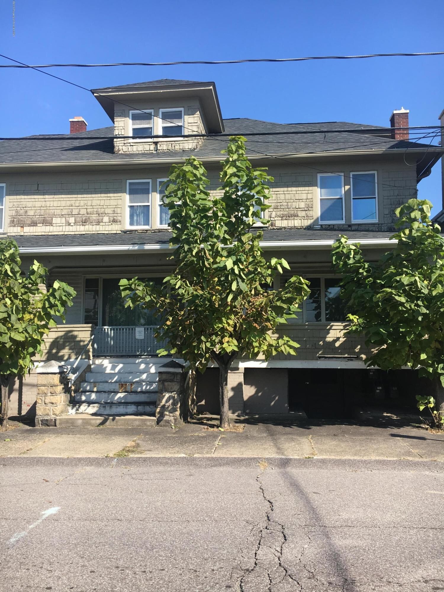 Property Photo:  231 Oak Street  PA 18518 