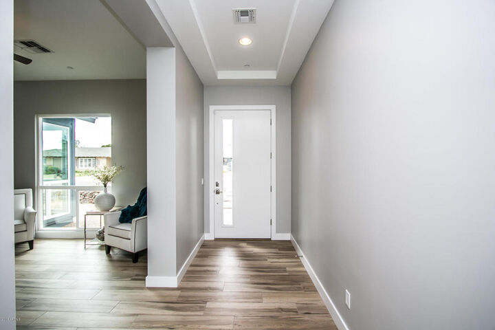 Property Photo: 6450 E Vernon Avenue AZ 85257