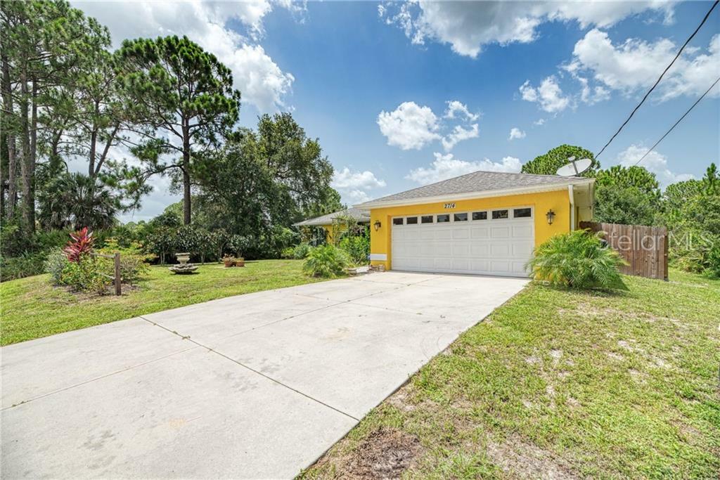 Property Photo:  2714 Mather Lane  FL 34286 