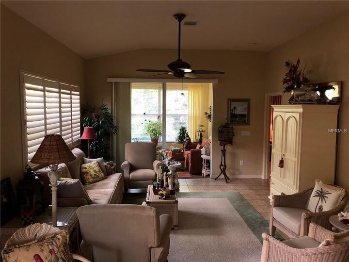 Property Photo: 213 Reclinata Circle FL 34292
