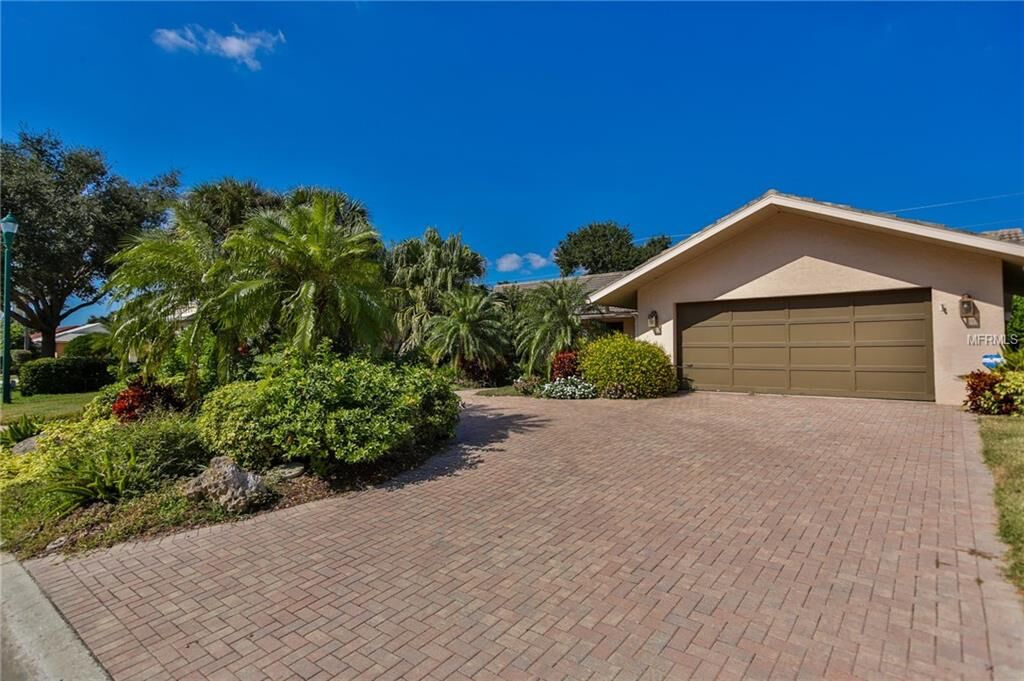 Property Photo: 138 Windward Drive FL 34229