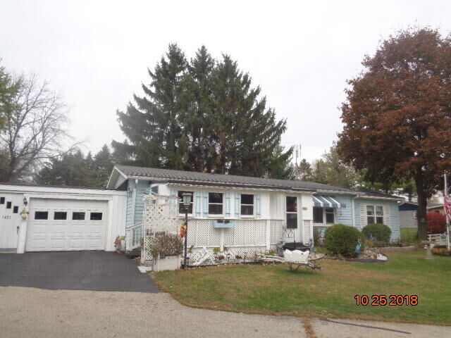 Property Photo: 1421 Meadow Ln WI 53105