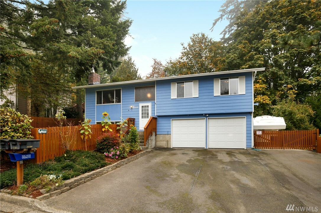 Property Photo:  25410 151st Place SE  WA 98042 