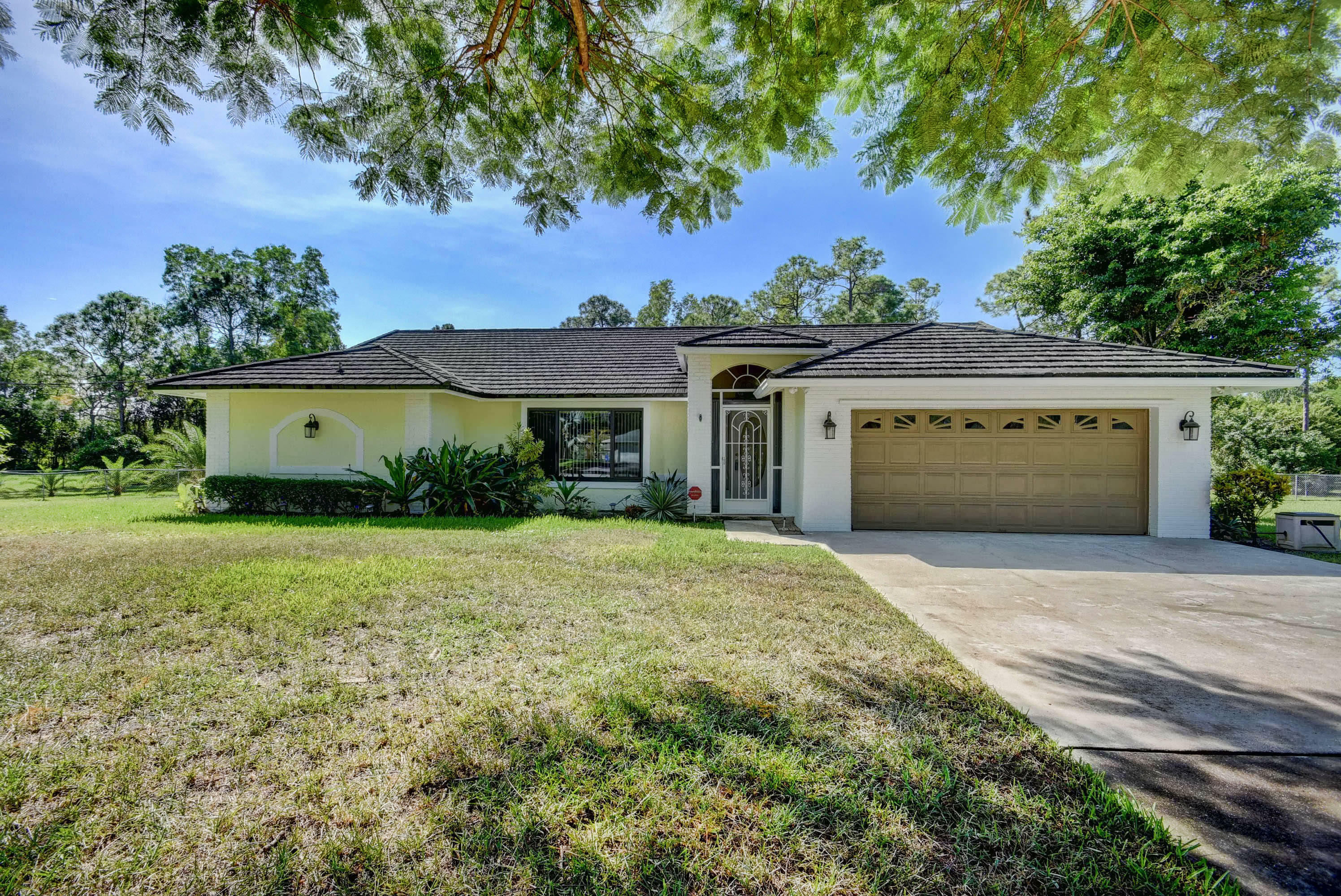 Property Photo:  14616 Tangerine Boulevard  FL 33470 