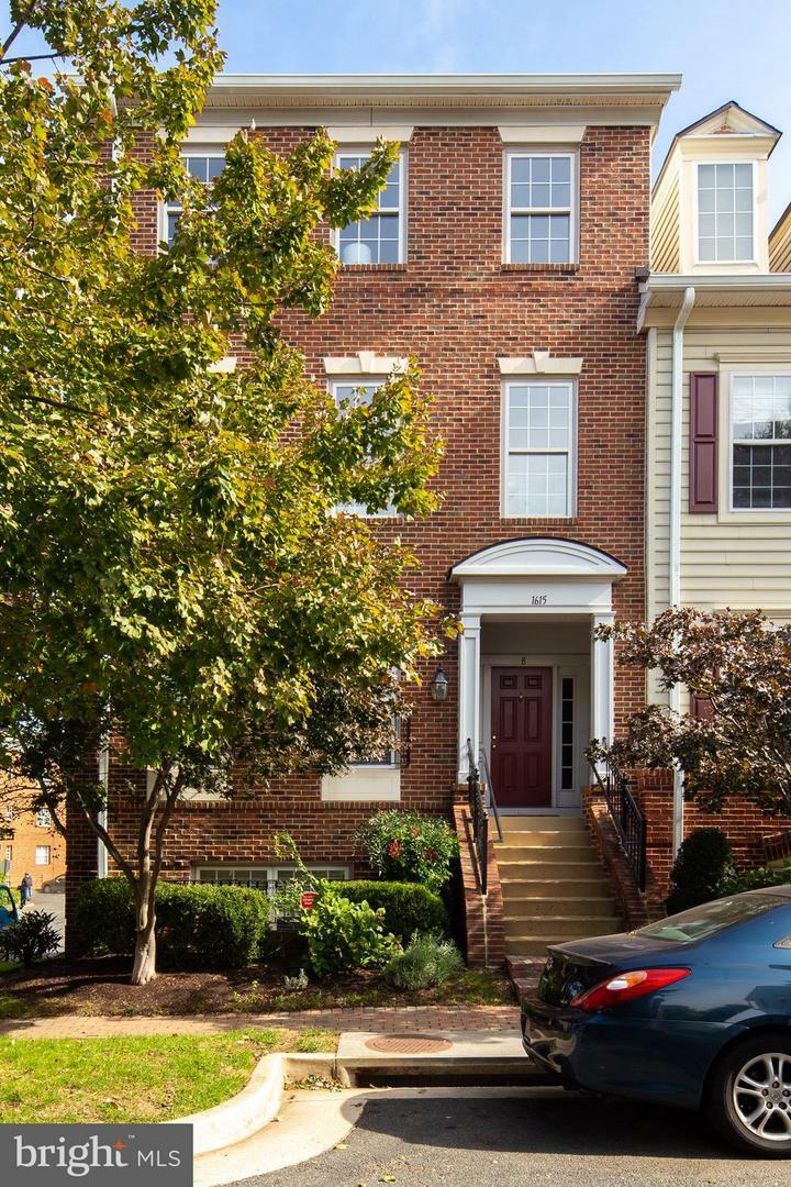 1615 Hunting Creek Drive B  Alexandria VA 22314 photo