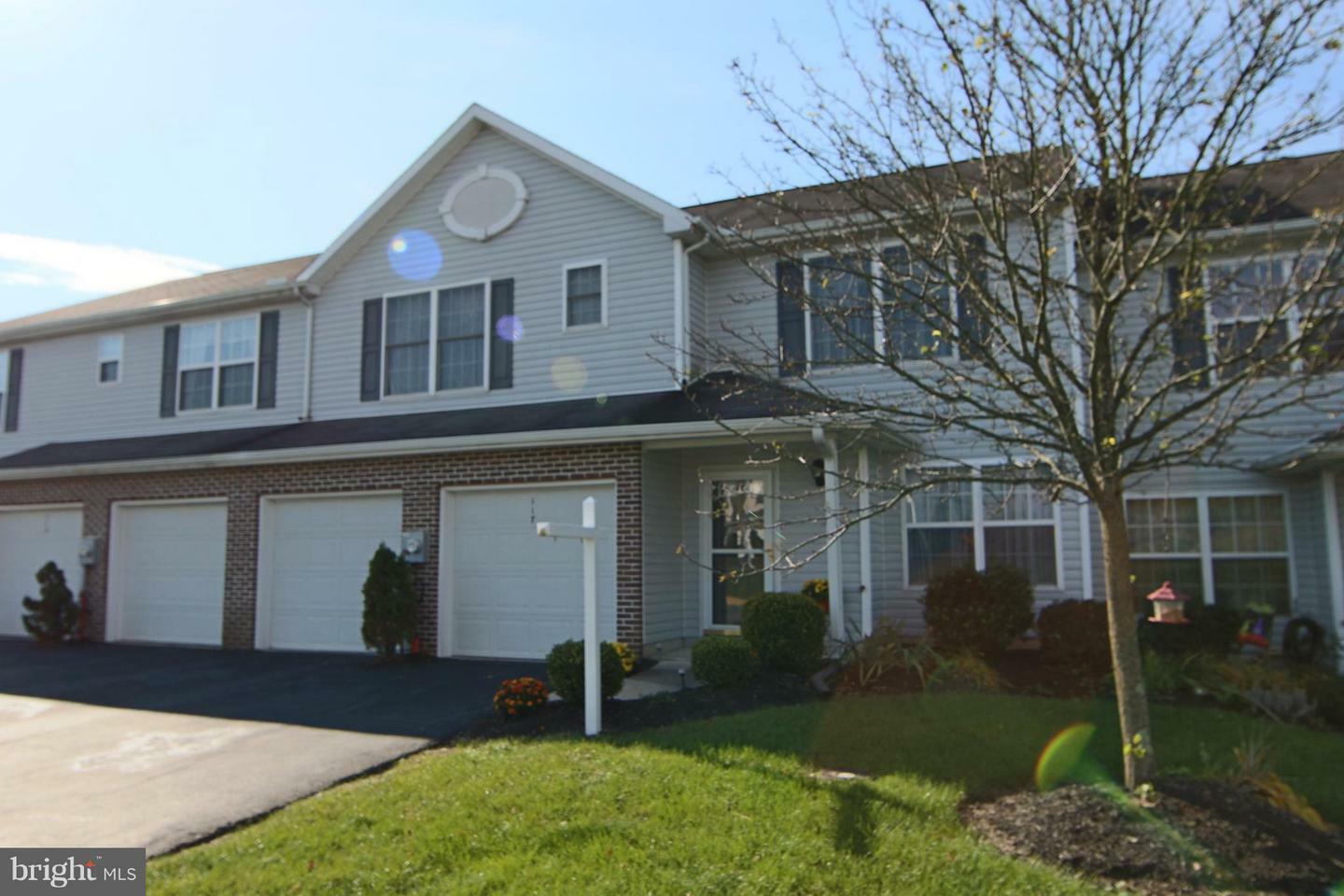 Property Photo: 117 Peregrine Lane PA 17036