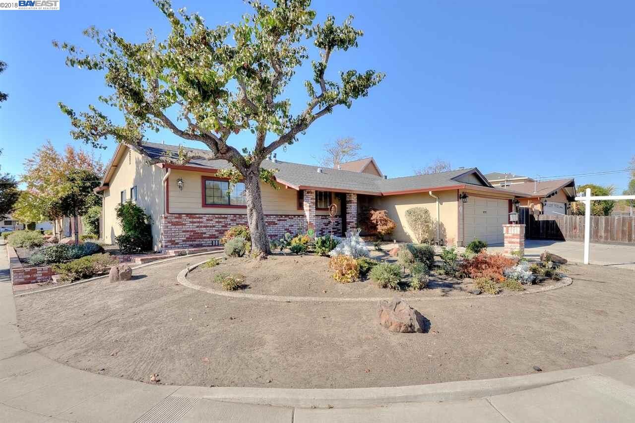 Property Photo: 28093 Petrina Court CA 94545