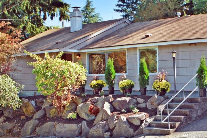 1253 NE 103rd St  Seattle WA 98125 photo