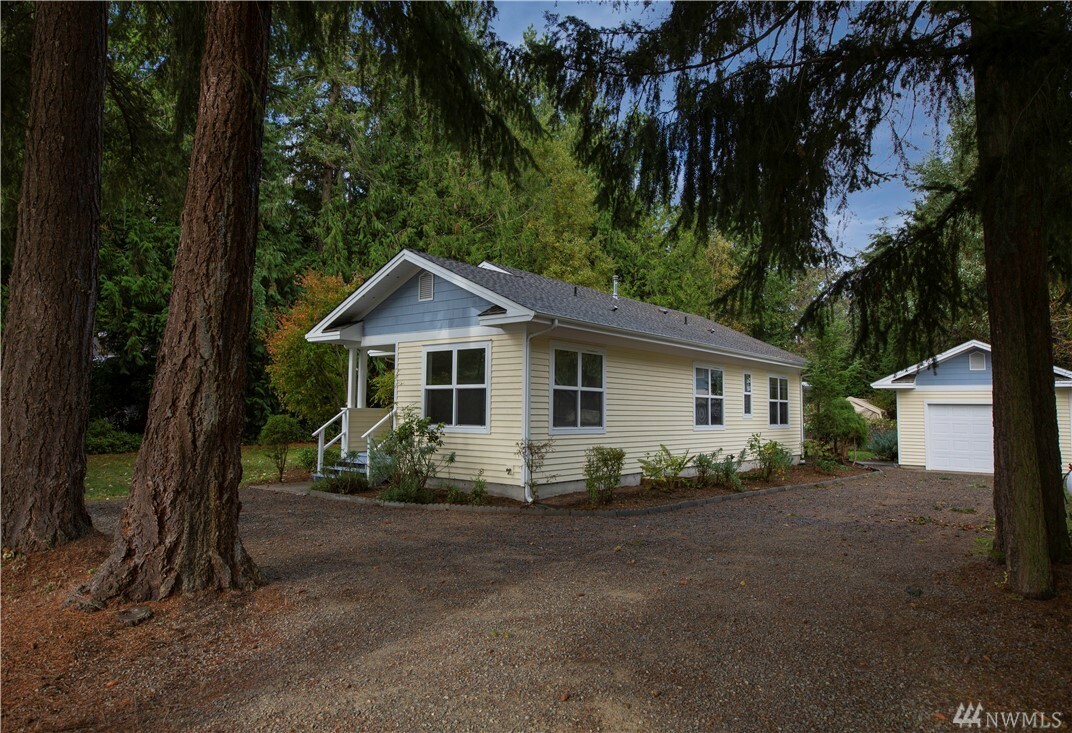 Property Photo:  112 W Valley Rd  WA 98325 