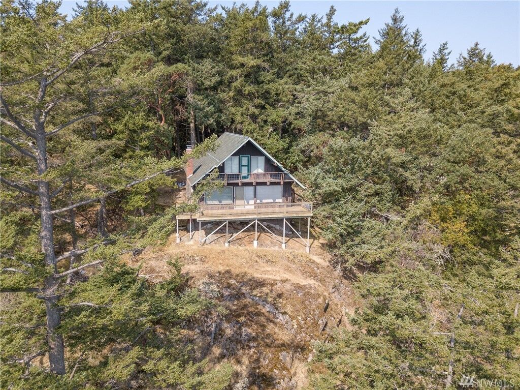 Property Photo:  61 Yew Lane  WA 98261 