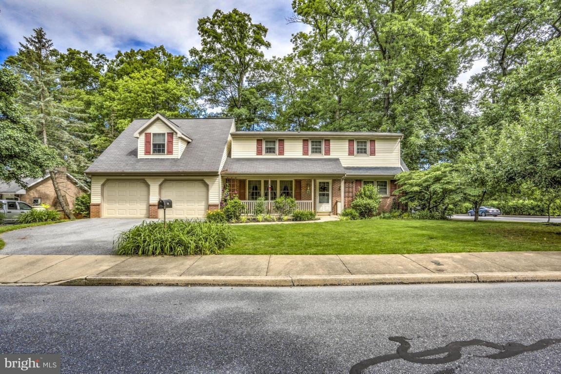 Property Photo:  752 N Maple Street  PA 17522 