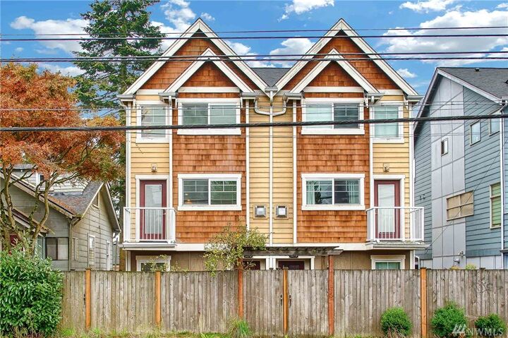 Property Photo: 345 N 105th St B WA 98133