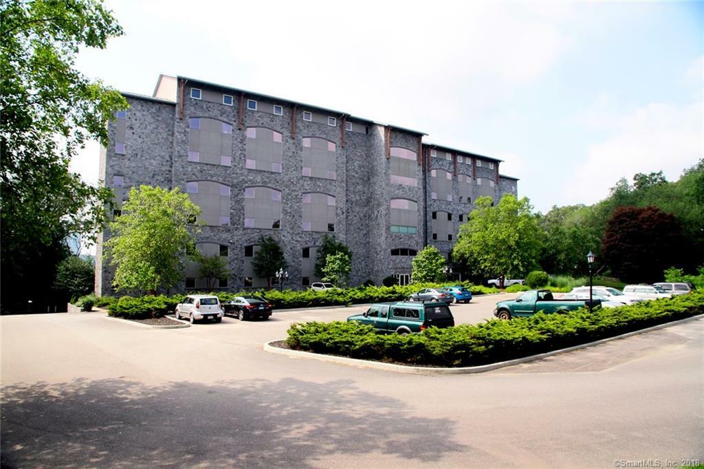 Property Photo:  586 West Thames Street 103  CT 06360 
