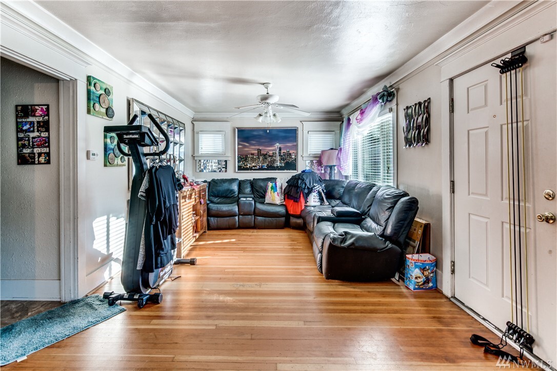 Property Photo: 415 S 30th St WA 98402