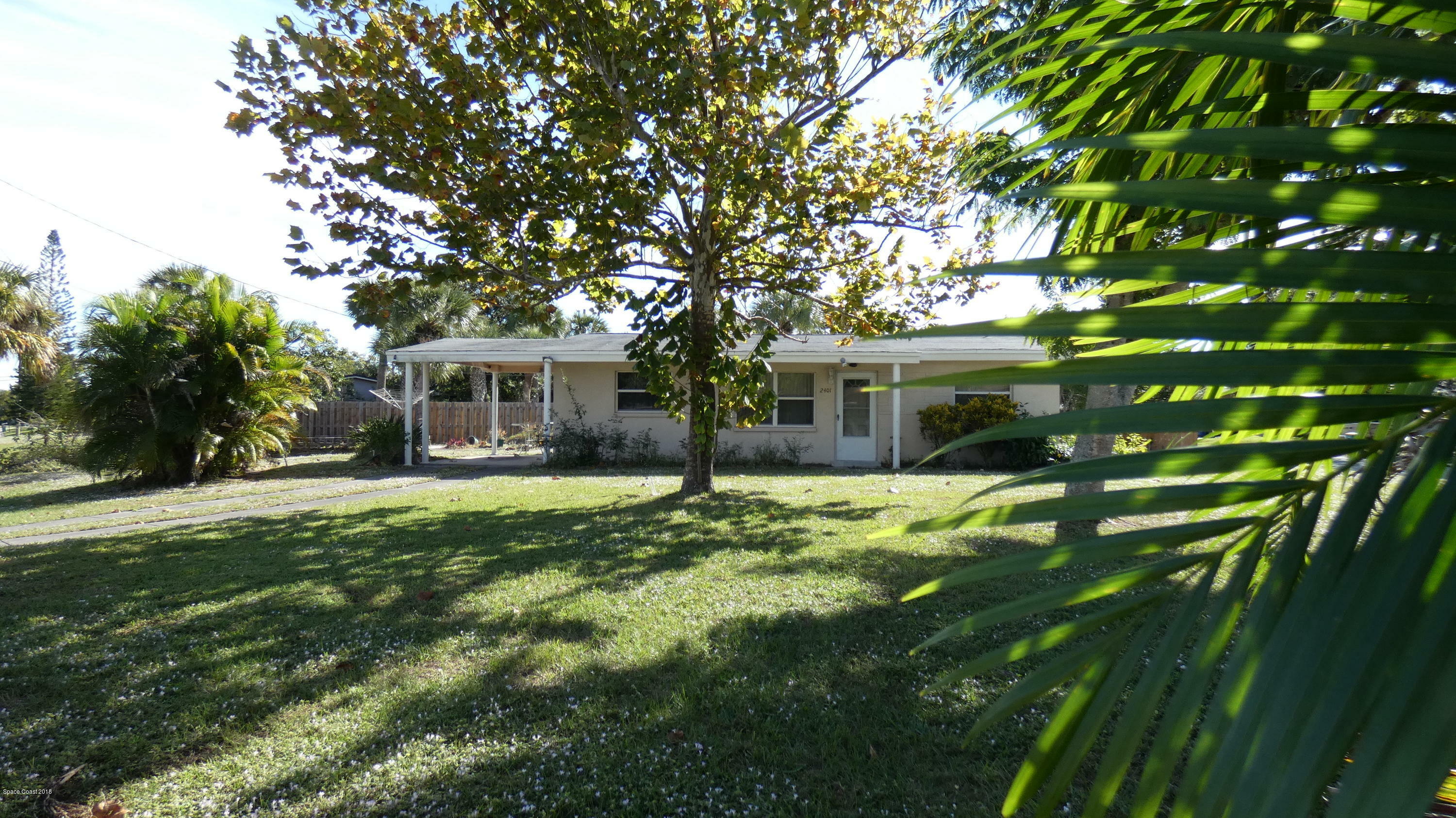 Property Photo:  2401 Saint Dunston Lane  FL 32935 