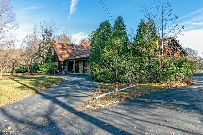 Property Photo: 1221 Lenape Way NJ 07076