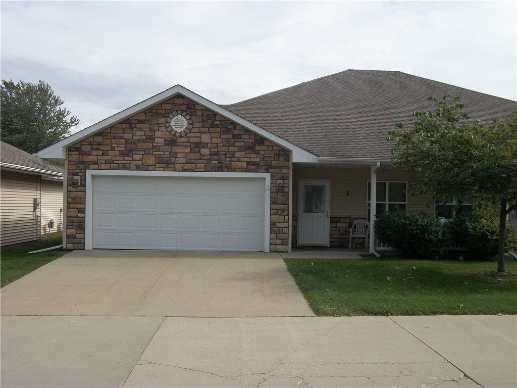 Property Photo:  1005 Grant Street S 3  IA 50035 