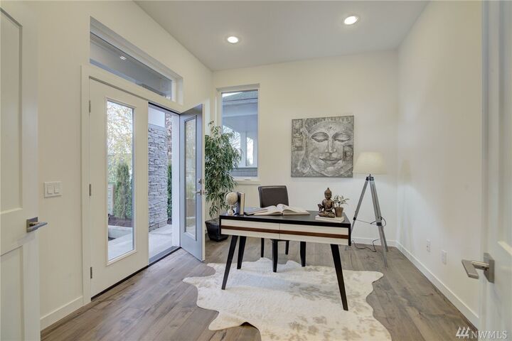 Property Photo: 8547 Ashworth Ave N WA 98103
