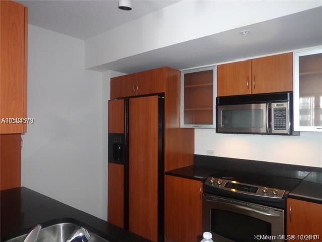 Property Photo:  18800 NE 29th Ave 1019  FL 33180 