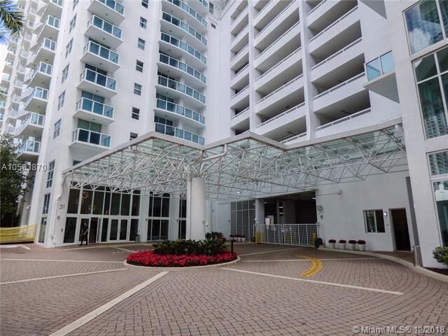 Property Photo: 31 SE 5th St 701 FL 33131