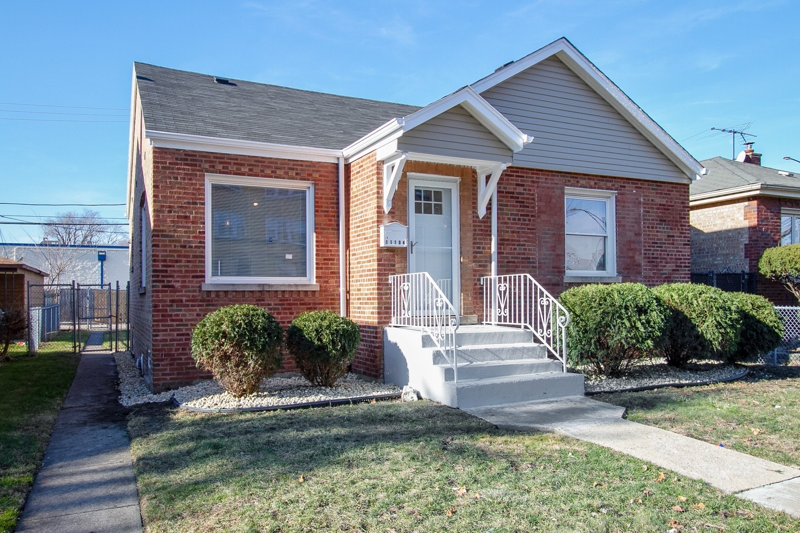 Property Photo:  11104 South Emerald Avenue  IL 60628 